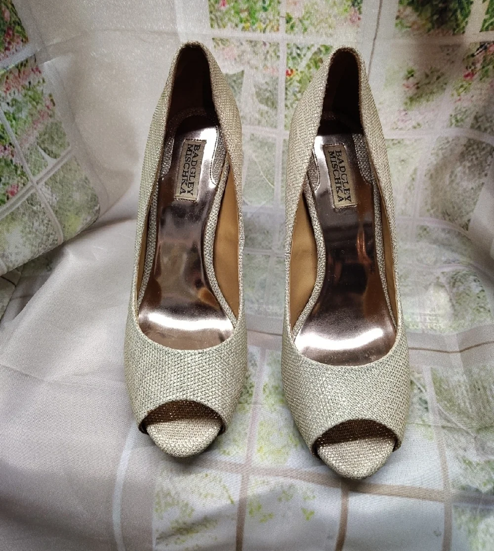 Badgley Mischka Gold Peep-Toe High Heel Pumps Sz. 10